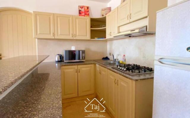 Taj Home, Amazing pool and lagoon view 2bedrooms apartment