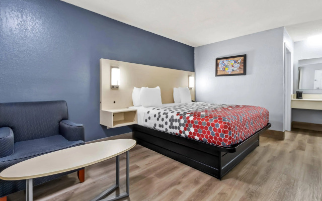 Econo Lodge Inn & Suites Cayce I-26 Airport