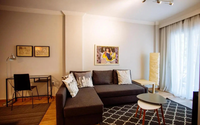 Luxurious & Modern | Walk Everywhere | 5★ Amenities