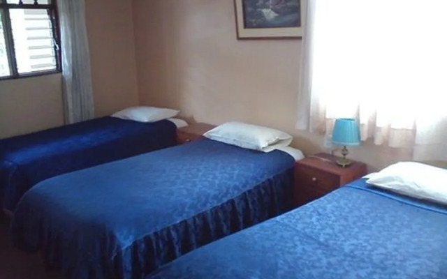 Hostal Tres Mascaras