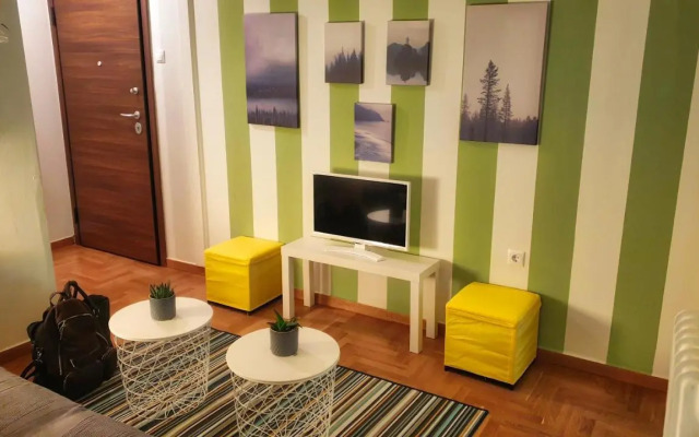 Athens Stadium path quiet & central 4 persons apartment