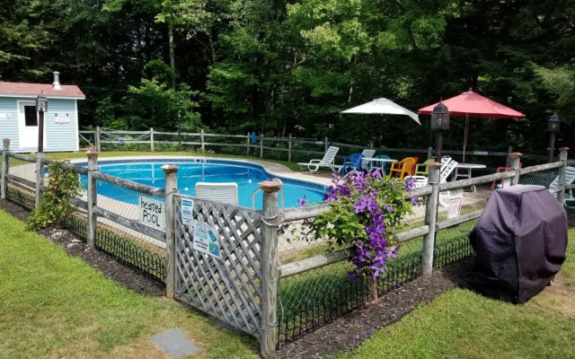 White Mountain Motel And Cottages
