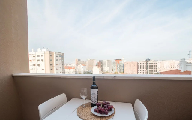 Elegant Apartment - 3 bedrooms & Garage