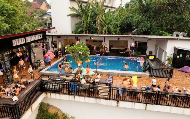 Mad Monkey  Vang Vieng