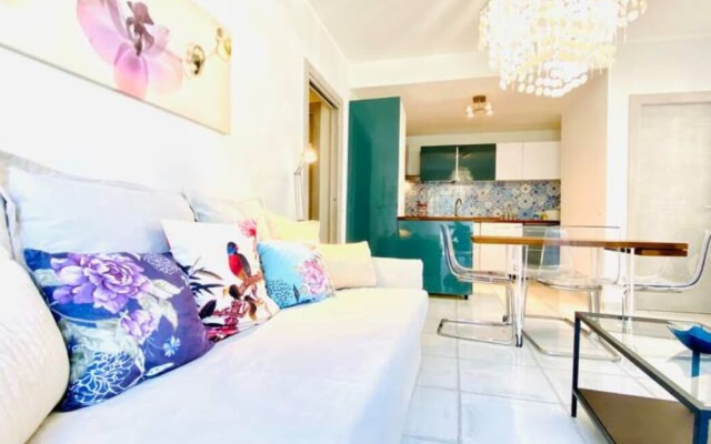 Teatro Verdi & Villa Comunale Charming Flat