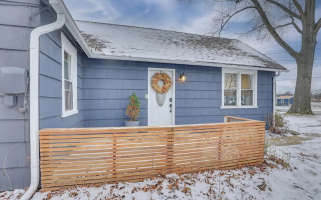 Patio & Lake Views: Family-friendly Canton Retreat