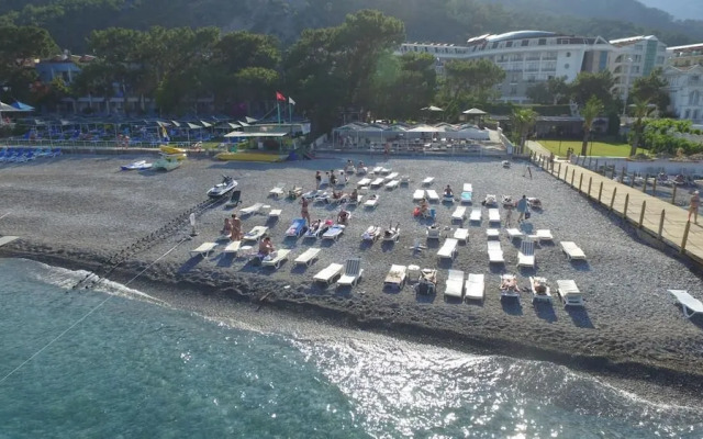 Rios Beach Hotel