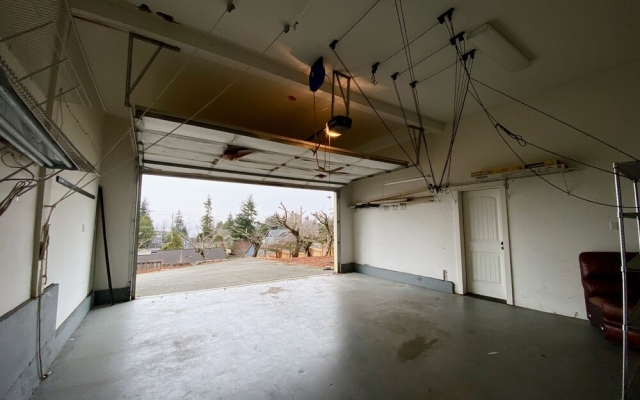 Tranquil 3BR House with Balcony