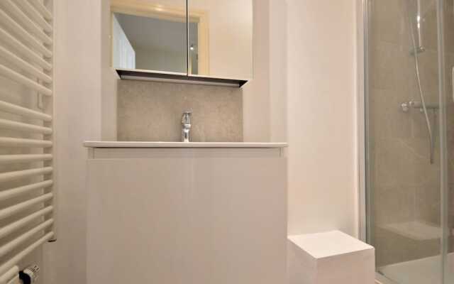 Rochehaut Hideaway With Tub