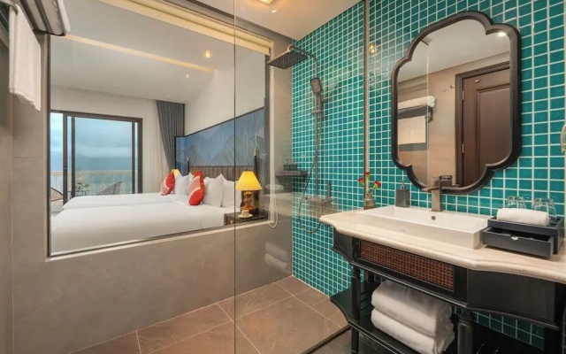DeLaMont Sapa Hotel
