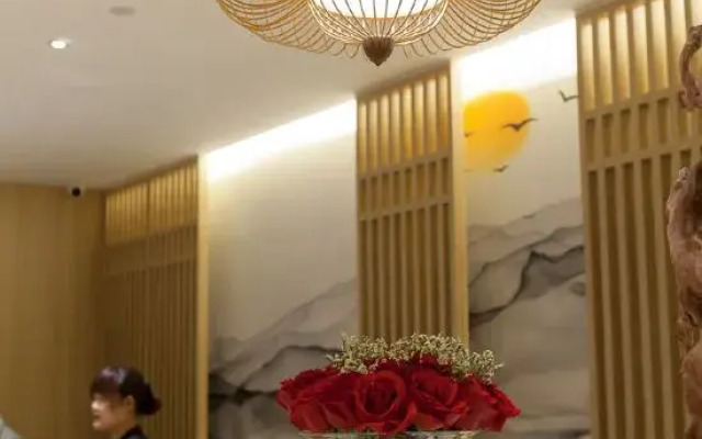 Future Yiju Shanghui Hotel (Zhengzhou Manhadun Yanzhuang Metro Station)