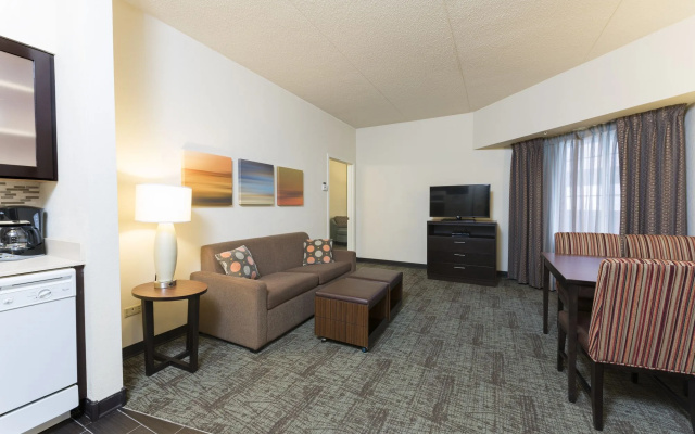 Staybridge Suites Chicago-Oakbrook Terrace by IHG