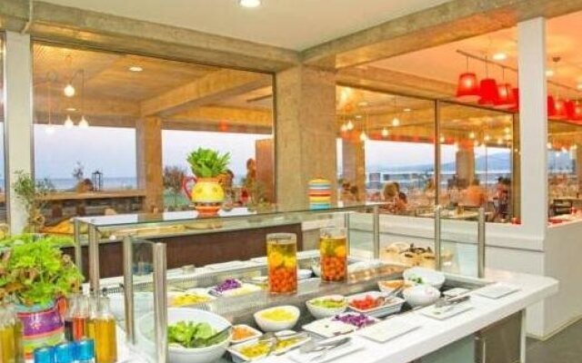 Buca Beach Resort