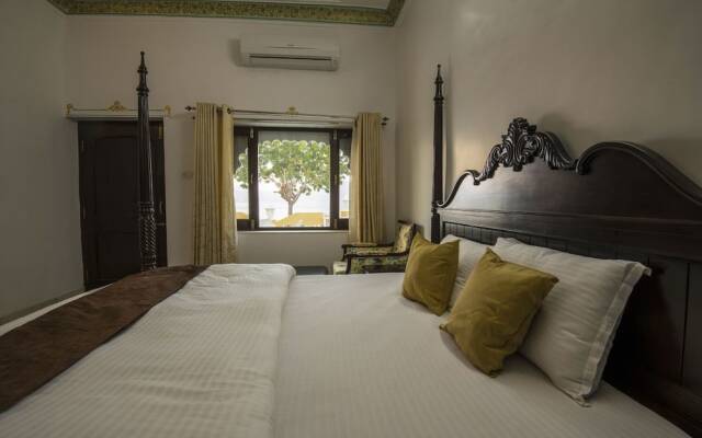 Hotel Raj Niwas