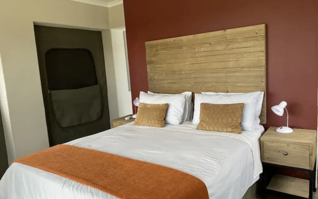 Sunset Lodge & Safaris