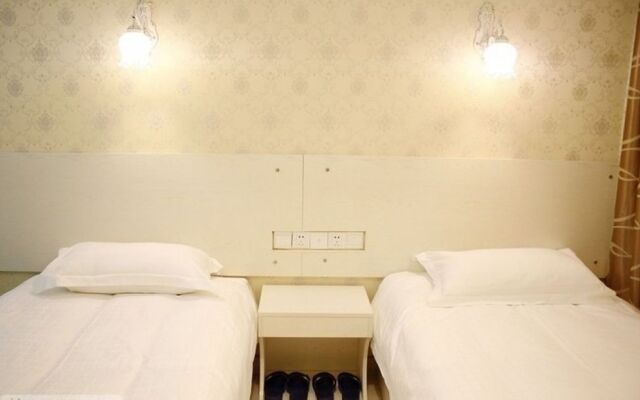 Luoyang Love Me Fashion Hotel