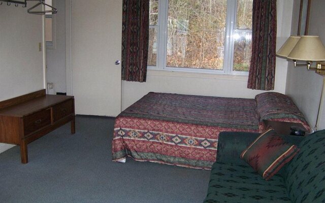 Dolan's Motel