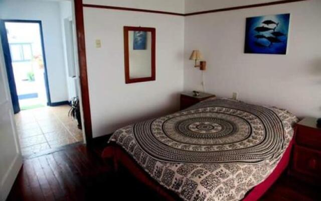 Hostal Los Delfines San Bartolo