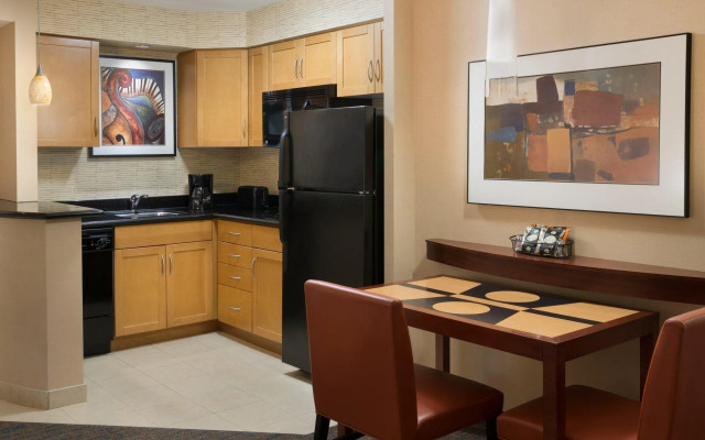 Residence Inn by Marriott Toronto Downtown / Entertainment District