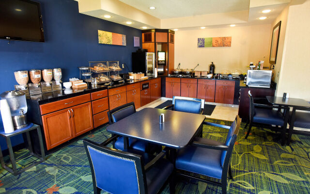 AmericInn by Wyndham Topeka