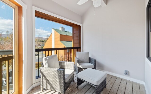 Gatlinburg Condo 2 Bedroom Condo by RedAwning