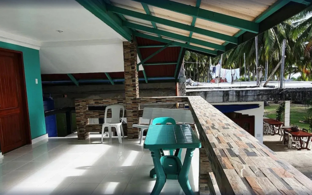 la caballa beach resort bar & grill