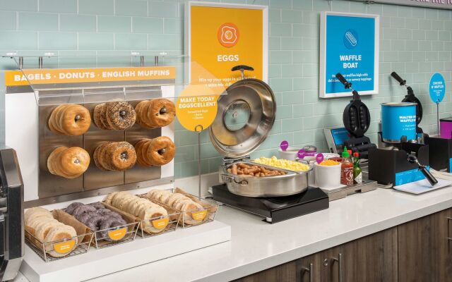 Tru by Hilton Charleston Ashley Phosphate