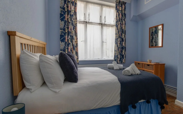 Watersmeet Apartment