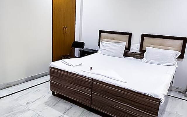 Roomshala 140 Hotel 24&7 Malviya Nagar