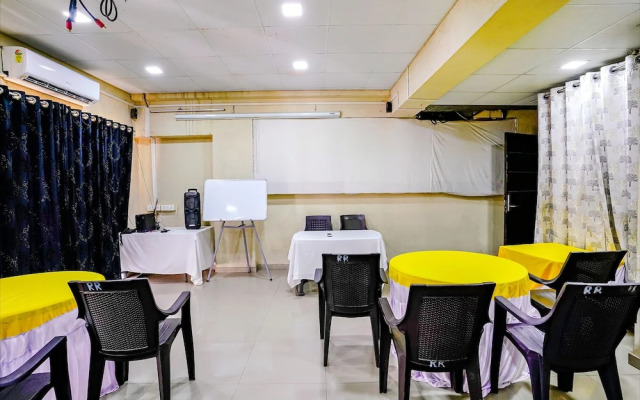Fabhotel Ramjis Residency