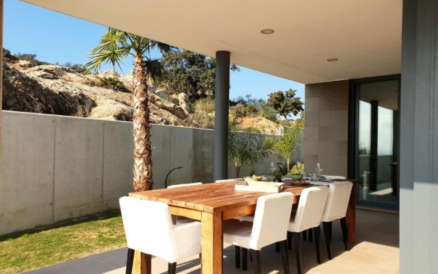 2260-Luxury villa with private pool and seaview