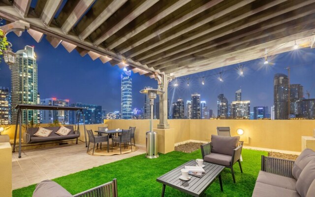 Manzil -2BR Penthouse w full Burj View in Downtown
