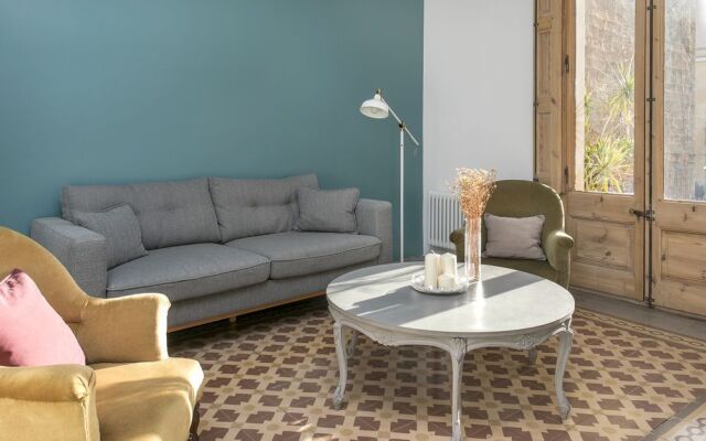 Spacious and luminous flat with balcony