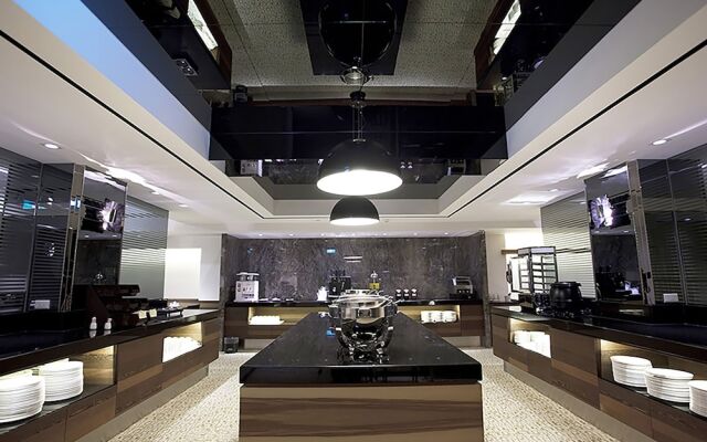 Royal Group Hotel Ho Yi Branch