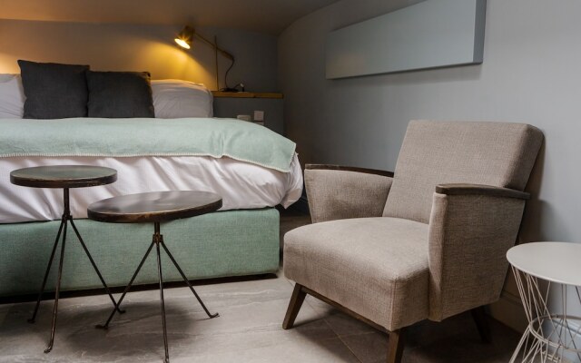 Bello Lake Como Suites