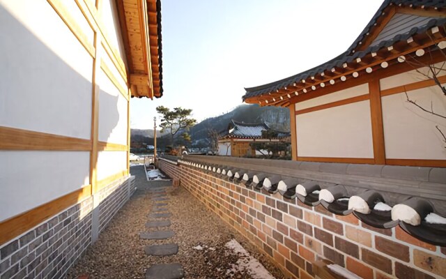 Yongin Hanok Pension Sujindang