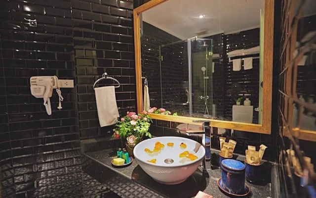 Hanoi Calido Hotel