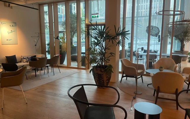 Sonnenaufgang über den Prater - Pool am Dach