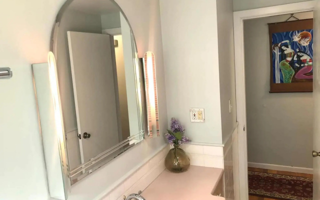 Comfortable safe 3bed flat near Boston