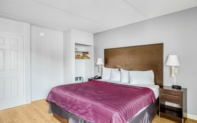 OYO Hotel Burlington South