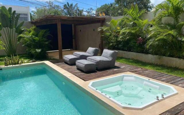 Luxury House Tomanoa - 10pers - 4rooms - Pool - HotJacuzzi - Speed Wifi -waterfall