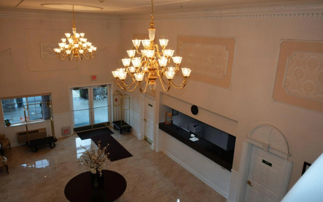 FairBridge Inn & Suites Dupont