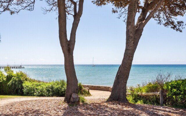 DROMANA Walk to Beach & Shops. Table Tennis + Netflix