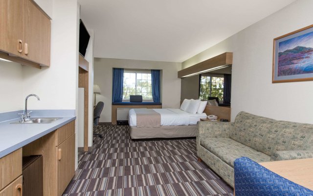 Baymont Inn & Suites by Wyndham Anchorage Airport