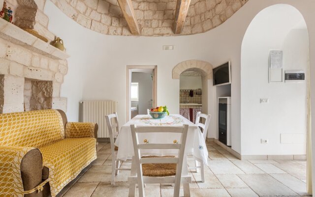 2402 Trullo Ventura by Perle di Puglia