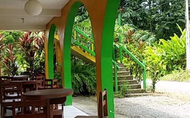Cabinas Manzanillo Caribe Sur CR