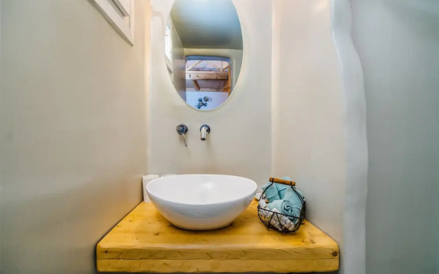 Asera Suites Near Kamari Beach