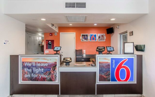 Days Inn by Wyndham Rock Springs