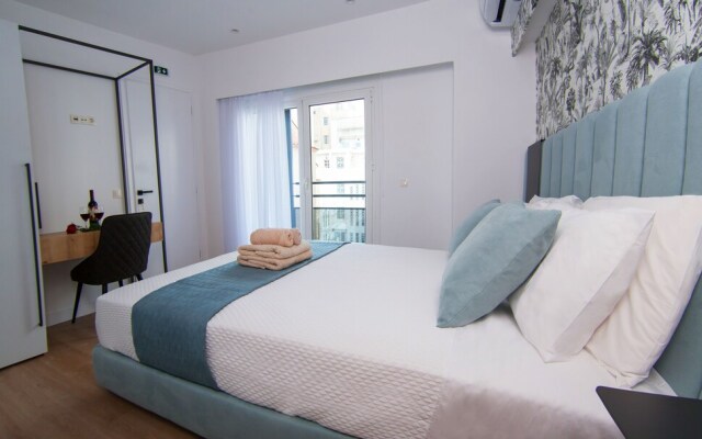 Phaedrus Living Modern Kriel Suites 103