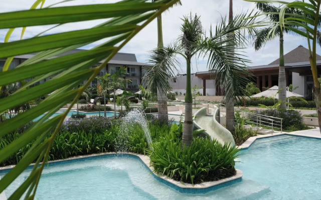 Crowne Plaza Fiji Nadi Bay Resort & Spa by IHG
